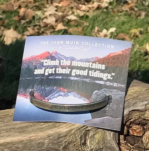 Vista 8 de Pulsera de estaño para hombre o mujer, de la colección John Muir, hecha en Estados Unidos