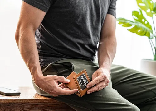 Vista 5 de Rico Industries NCAA Arizona State Sun Devils Brown - Cartera de bolsillo frontal personalizada con grabado láser - Delgada/ligera - Gran artículo