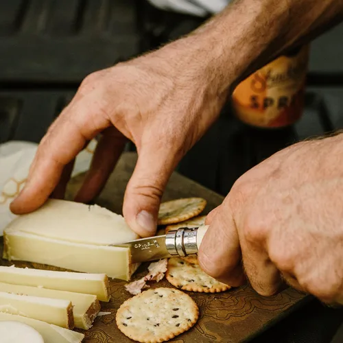 Vista 5 de OPINEL Nº 06 INOX - Cuchillo de bolsillo plegable de acero inoxidable Sandvik, mango de madera de haya, hoja de 2.87 pulgadas, collar de bloqueo