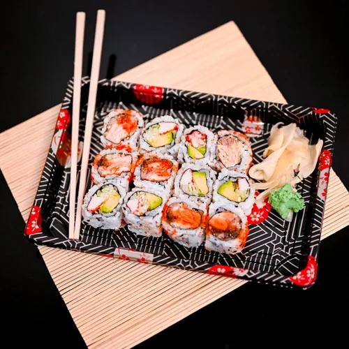 Vista 3 de EcoQuality Bandejas grandes de sushi negras con tapas de 8.5 x 5.5 pulgadas, caja de embalaje desechable de sushi, contenedor de transporte, cajas