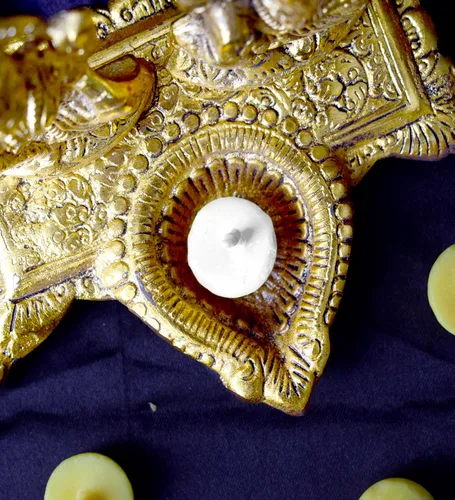 Vista 4 de SATVIK Paquete de 50 mechas de ghee puro para Puja Diya Batti listas para usar Tiempo de combustión de 30 minutos Mechas de algodón sin cera