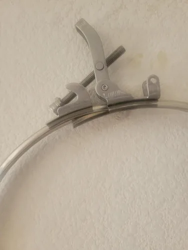 Vista 3 de Banda de bloqueo" para tubo de chimenea Shasta Vent 6