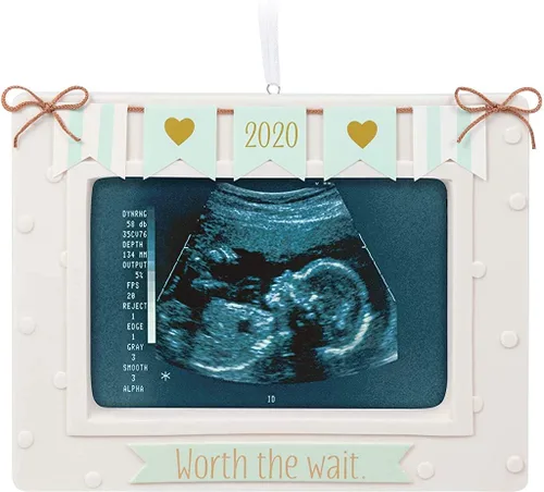 Hallmark Adorno de Navidad de recuerdo 2020 Año con fecha de año Vale la pena esperar Sonograma de bebé Marco de fotos de porcelana