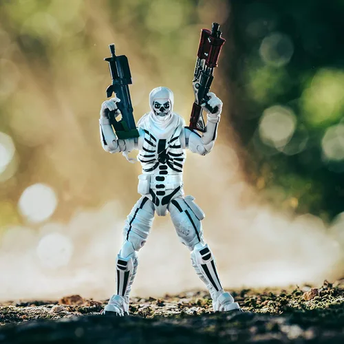 Vista 5 de Fortnite Legendary Series - Paquete de figuras de 6 pulgadas, Skull Trooper - Invertido