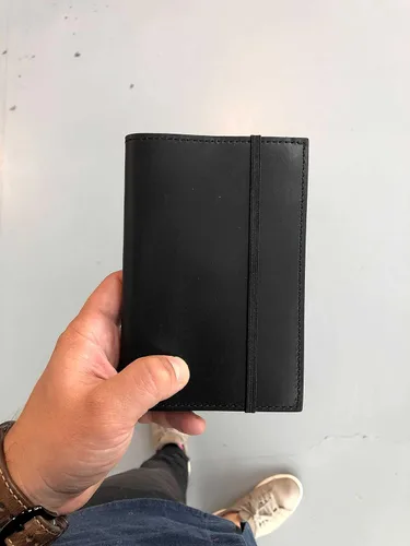 Vista 2 de Black Leather Journal Cover for Moleskine Classic Journal