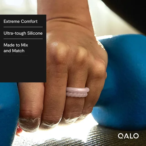 Vista 2 de QALO Anillo de silicona de goma para mujer, anillo de boda apilable de goma Chevron, transpirable, anillo de silicona de compromiso duradero, varios